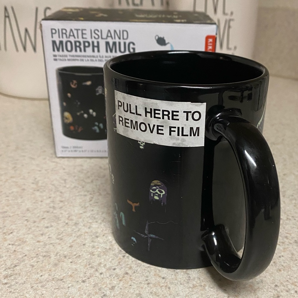 Kikkerland Pirate Island Heat Changing Mug | Color Morph Skull Coffee Cup - Picture 4 of 5